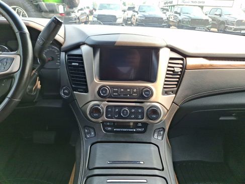 Used 2019 GMC Yukon Denali AWD/4WD image 9