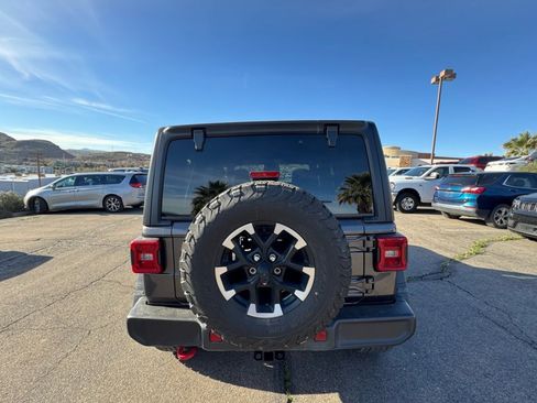 Used 2025 Jeep Wrangler Unlimited Rubicon image 4