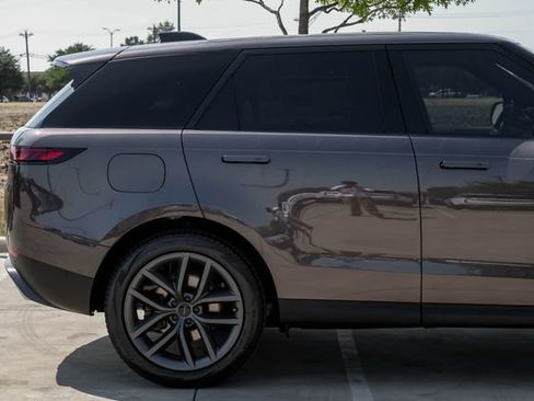 New 2026 Land Rover Range Rover Sport SE AWD/4WD image 9