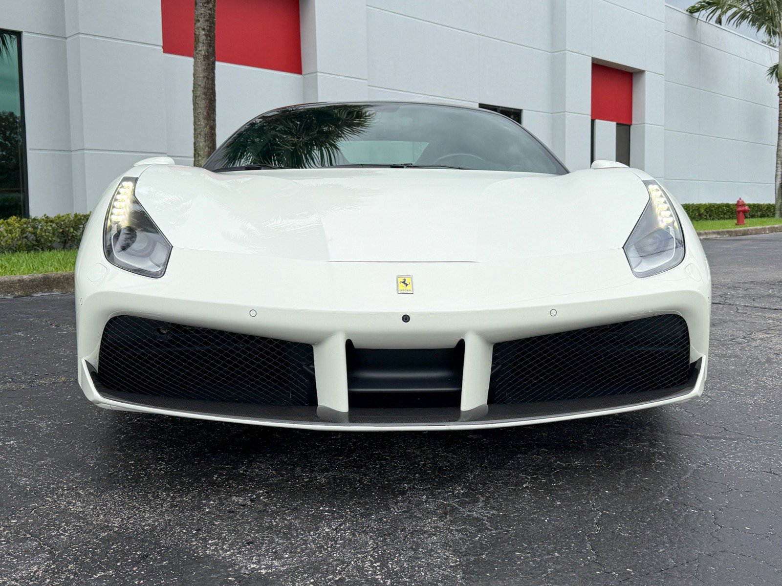 Used 2016 Ferrari 488 GTB RWD image 13