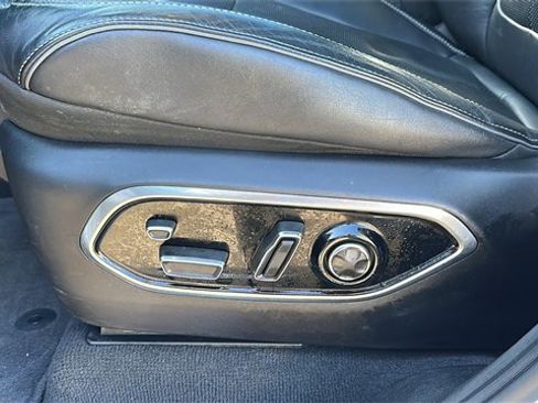 Used 2022 Jeep Grand Cherokee Overland w/ Luxury Tech Group IV image 10