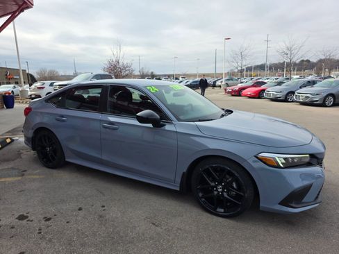 Used 2024 Honda Civic Sport image 3