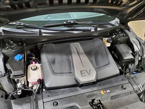 Used 2022 Kia EV6 Wind RWD image 38