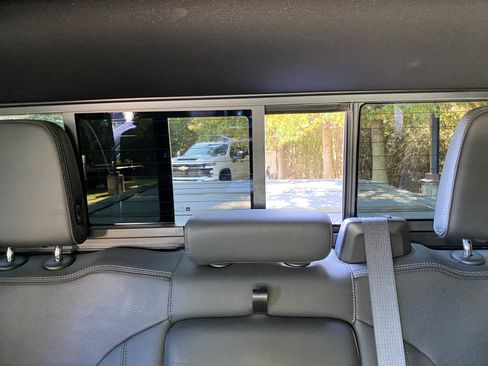 Used 2024 Chevrolet Silverado 2500 High Country w/ High Country Premium Package image 37