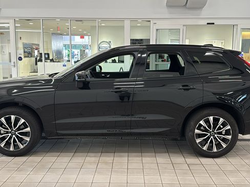 Used 2025 Volvo XC60 B5 Core AWD/4WD image 8