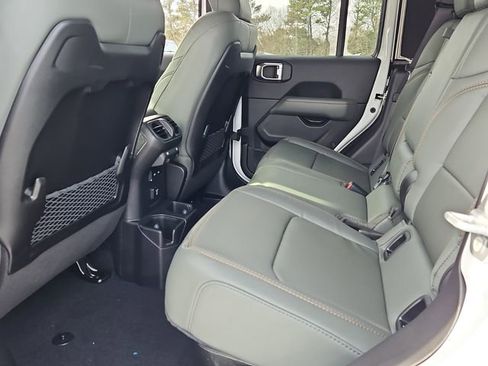 New 2026 Jeep Gladiator Mojave image 11