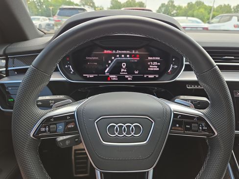 Used 2025 Audi S8 AWD/4WD image 10
