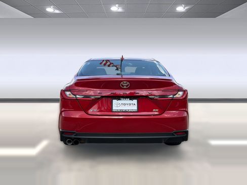 Used 2025 Toyota Camry SE FWD image 10
