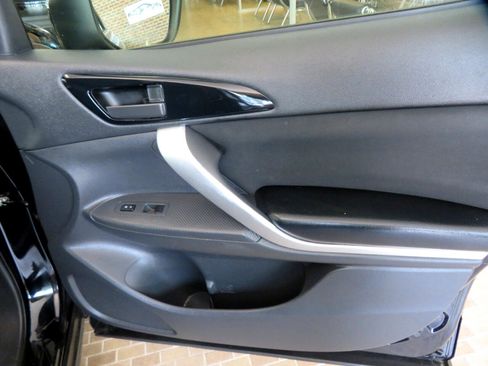 Used 2020 Mitsubishi Eclipse Cross ES image 24