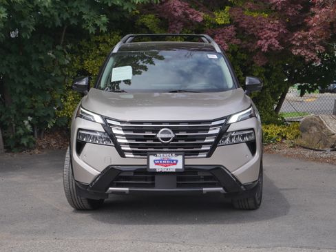 Certified 2025 Nissan Rogue Platinum w/ Platinum Premium Package AWD/4WD image 31