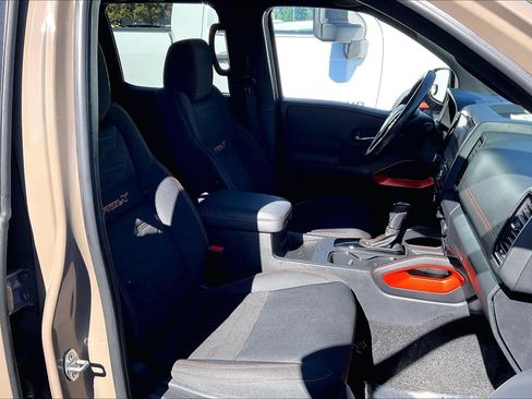 Used 2022 Nissan Frontier Pro-X image 7