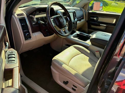 Used 2017 RAM 1500 Laramie w/ Convenience Group image 8