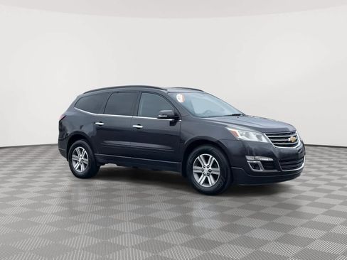 Used 2015 Chevrolet Traverse LT FWD image 2
