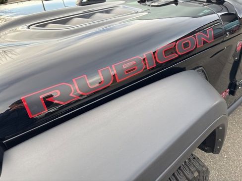 Used 2023 Jeep Gladiator Rubicon w/ Cold Weather Group image 10