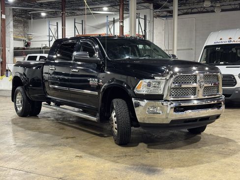 Used 2014 RAM 3500 Laramie w/ Convenience Group image 7