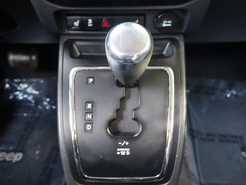 Used 2015 Jeep Patriot Limited w/ Sun/Sound Group FWD image 35