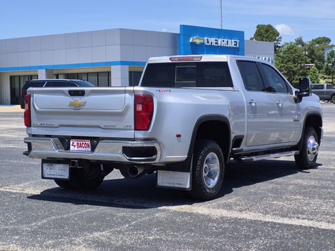 Used 2022 Chevrolet Silverado 3500 LTZ w/ LTZ Texas Edition AWD/4WD image 6