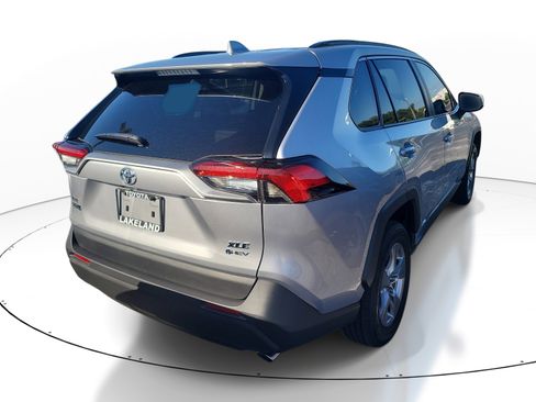 Used 2025 Toyota RAV4 XLE AWD/4WD image 6