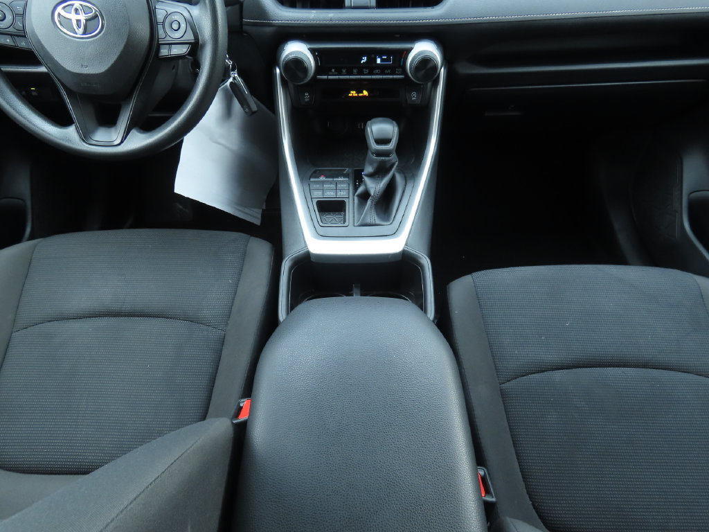 Used 2023 Toyota RAV4 LE AWD/4WD image 9