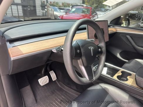 Used 2023 Tesla Model Y Performance AWD/4WD image 10