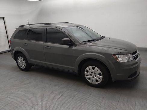 Used 2020 Dodge Journey SE w/ SE Popular Equipment Group FWD image 11
