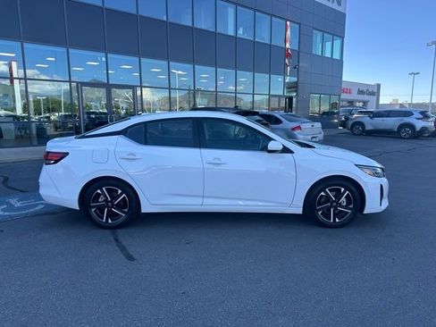 Used 2024 Nissan Sentra SV FWD image 13