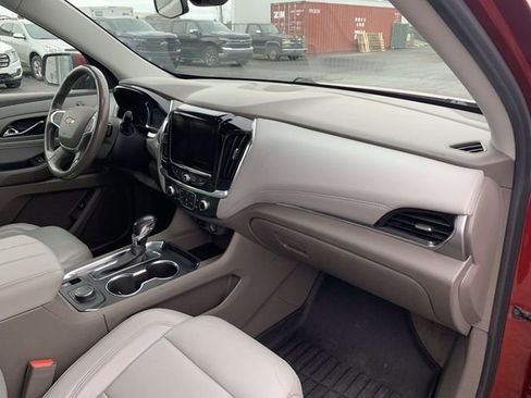 Certified 2021 Chevrolet Traverse LT image 28