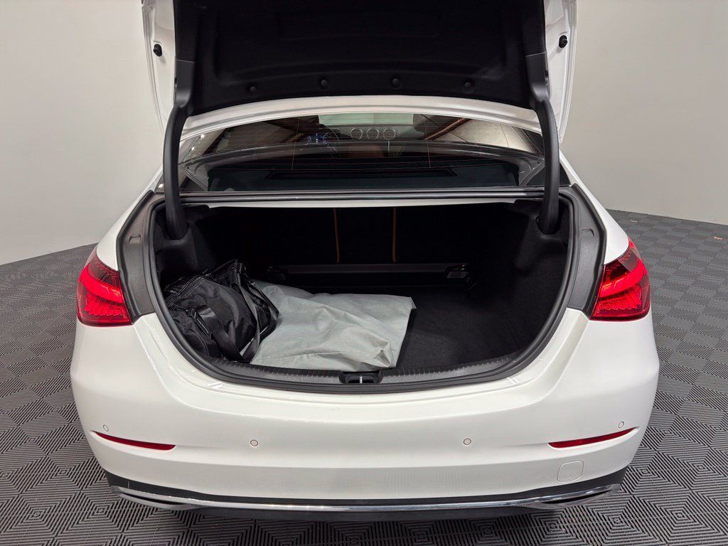 Used 2023 Mercedes-Benz C 300 Sedan image 33