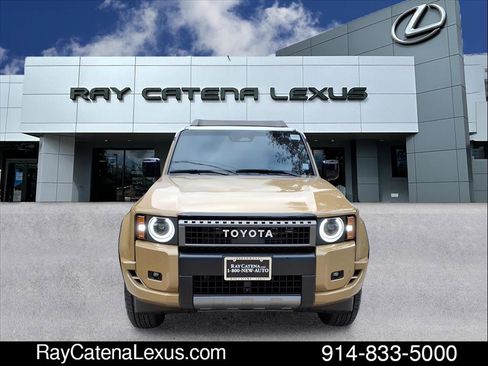 Used 2024 Toyota Land Cruiser image 2