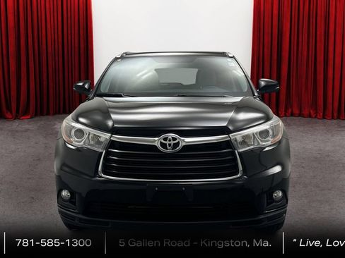 Used 2016 Toyota Highlander XLE AWD/4WD image 2