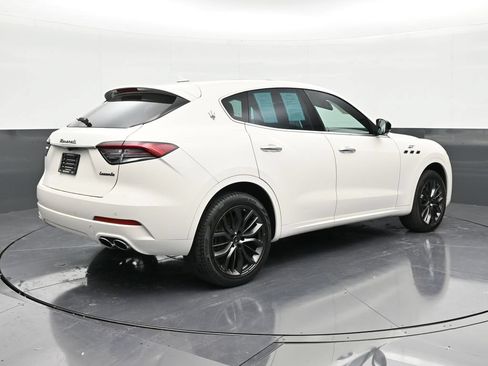 Used 2024 Maserati Levante GT Ultima AWD/4WD image 3