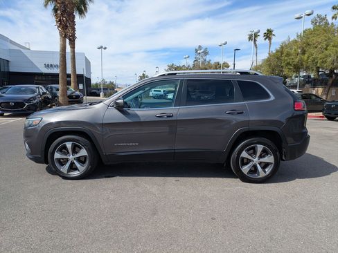 Used 2019 Jeep Cherokee Limited FWD image 2