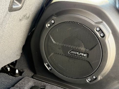 Certified 2024 Jeep Wrangler Unlimited Rubicon w/ Technology Group image 20