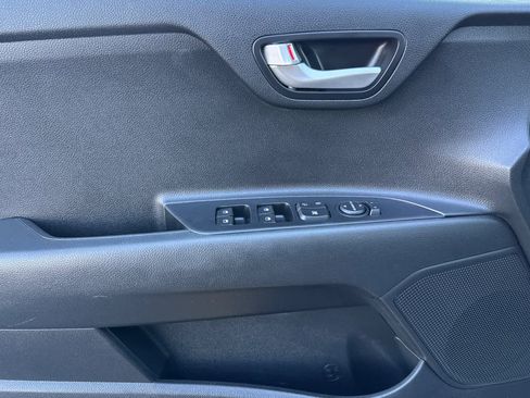 Used 2022 Kia Rio S image 12