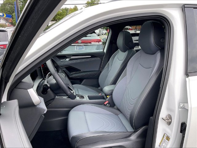 Used 2026 Volkswagen Tiguan SE R-Line AWD/4WD image 5