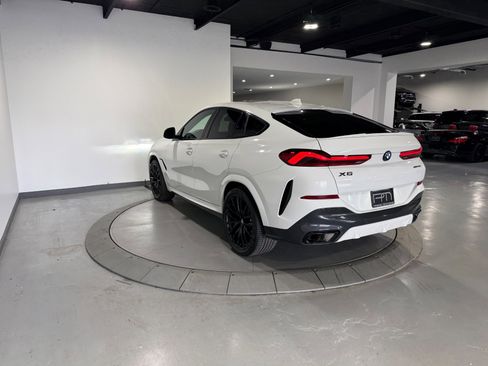 Used 2023 BMW X6 xDrive40i w/ M Sport Package AWD/4WD image 16