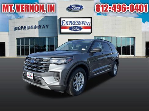 Used 2025 Ford Explorer Active AWD/4WD image 2