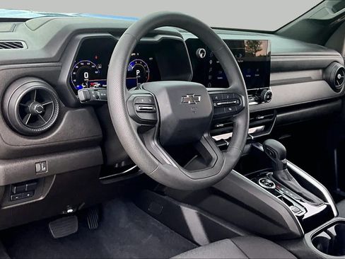 Used 2025 Chevrolet Colorado Trail Boss AWD/4WD image 16