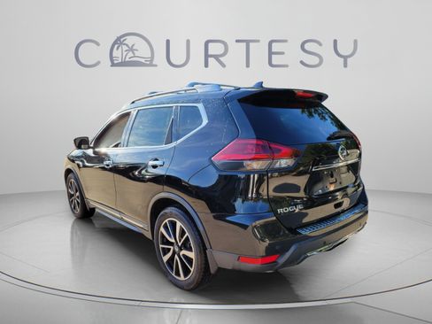 Used 2019 Nissan Rogue SL w/ Premium Package FWD image 2
