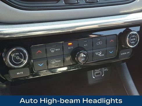 Used 2024 Jeep Compass Limited image 14