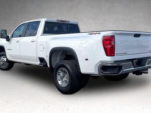 Used 2025 Chevrolet Silverado 3500 LT w/ Safety Package AWD/4WD image 3