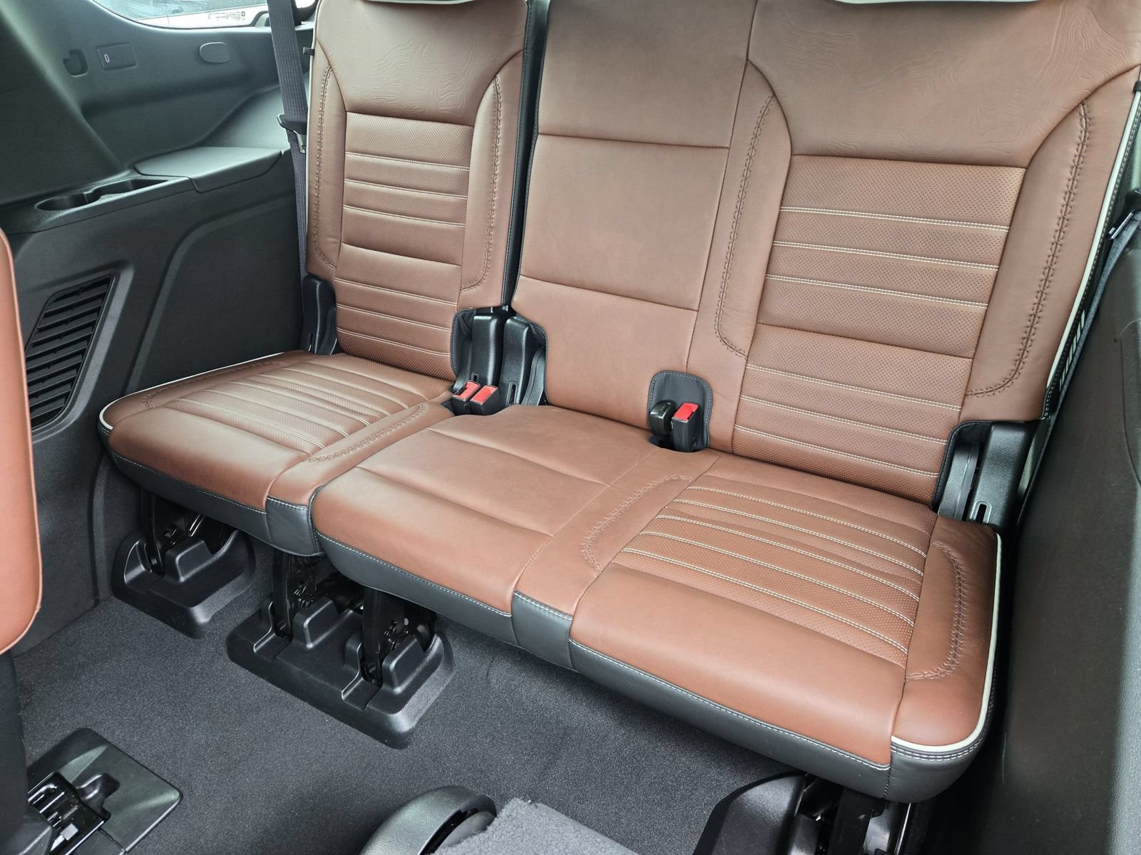 Used 2023 GMC Yukon Denali Ultimate AWD/4WD image 33