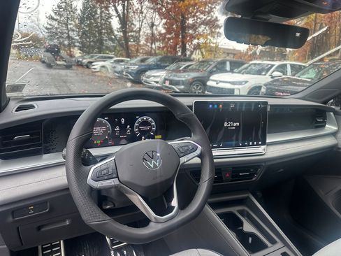 New 2026 Volkswagen Tiguan SE R-Line image 6