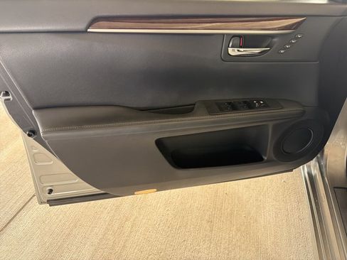 Used 2015 Lexus ES 350 w/ Luxury Package FWD image 7