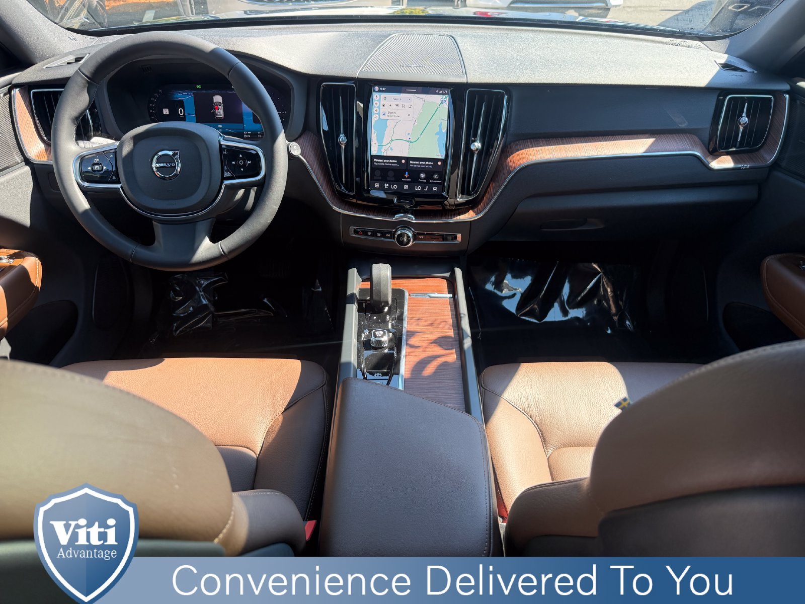 Used 2024 Volvo XC60 T8 Plus w/ Climate Package AWD/4WD image 2