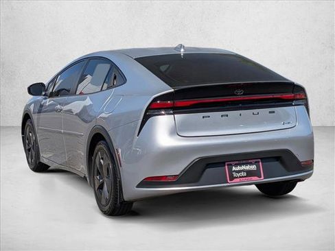 Used 2024 Toyota Prius LE image 8