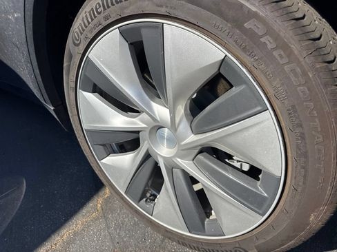Used 2021 Tesla Model Y 2WD image 7