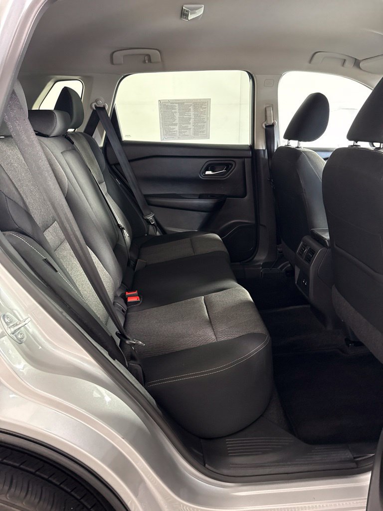 Used 2024 Nissan Rogue SV AWD/4WD image 17