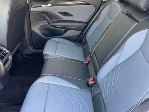 New 2026 Volkswagen Tiguan SE FWD image 10