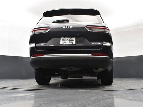 Used 2023 Jeep Grand Cherokee L Limited w/ Luxury Tech Group II image 22